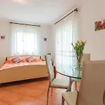 Ii Apartment Fažana