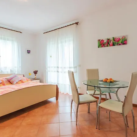 Appartement Ii *