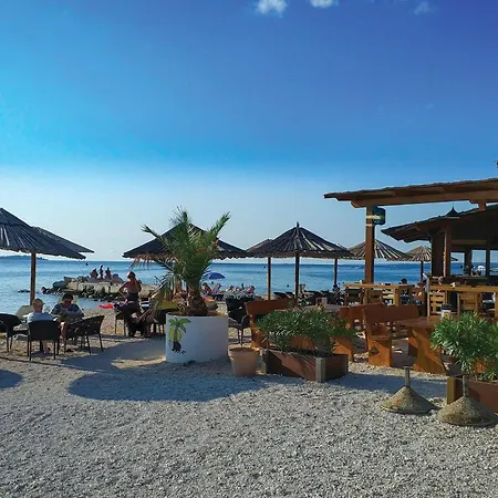 Apartment Gorgeous Apartment In Fazana With Wifi *